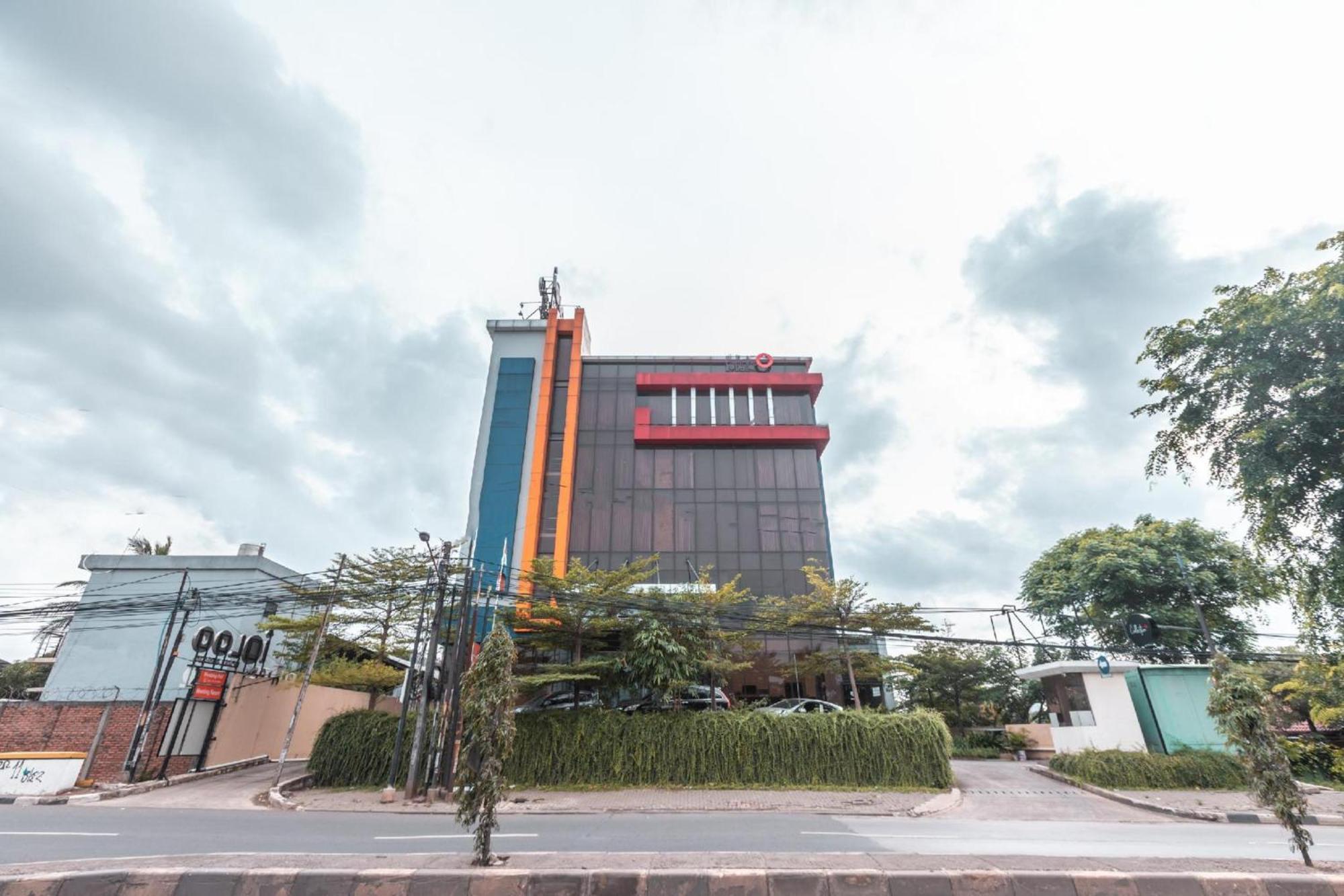 Collection O Hotel Igloo Bekasi Exterior foto